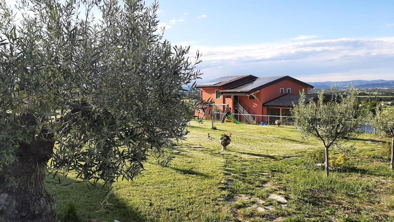 Agriturismo Incanto Della Natura Cannara Exteriör bild