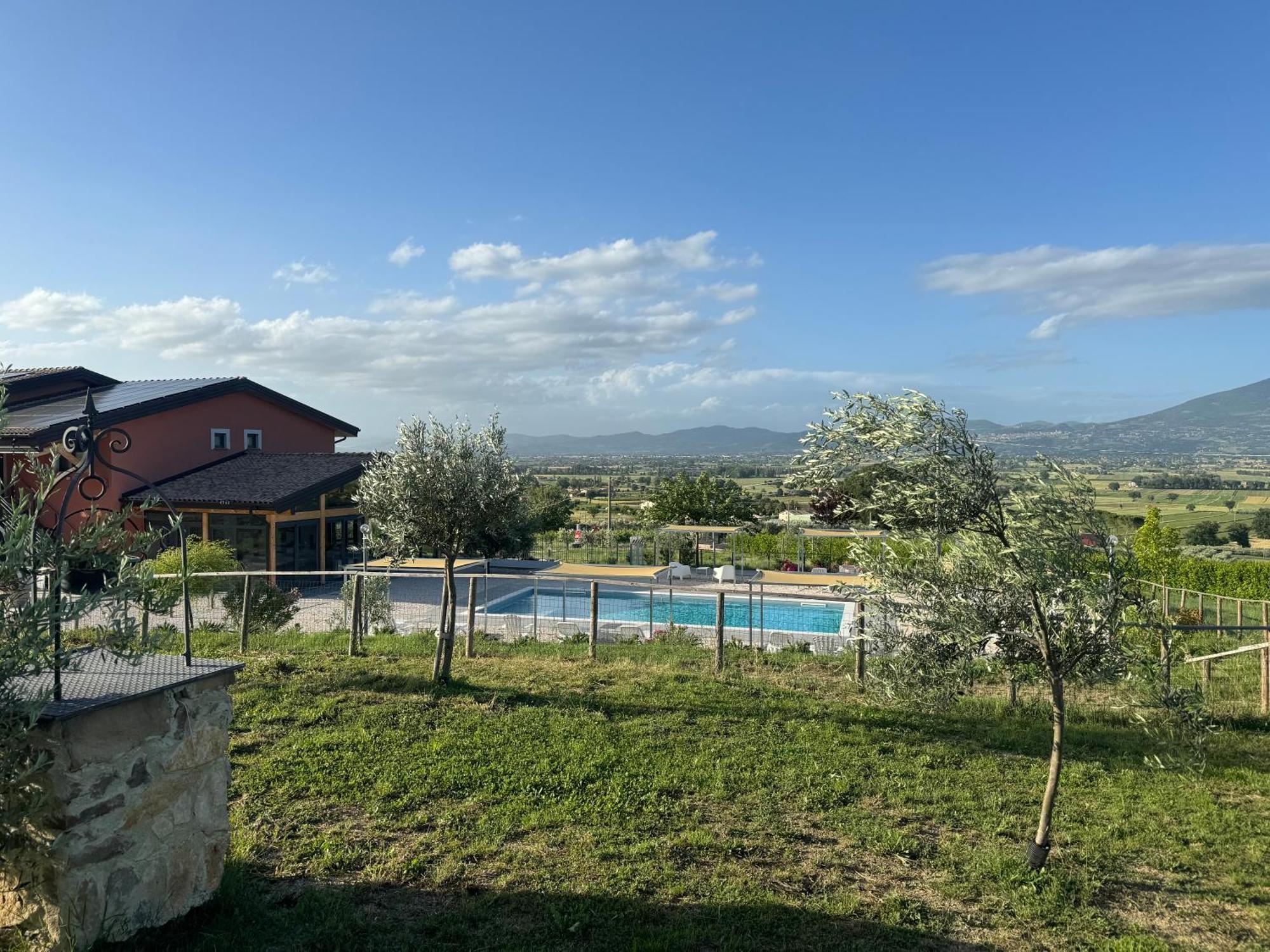 Agriturismo Incanto Della Natura Cannara Exteriör bild